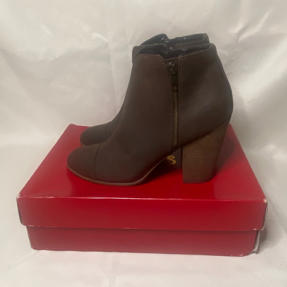 Carlos by Carlos Santana Brown Booties